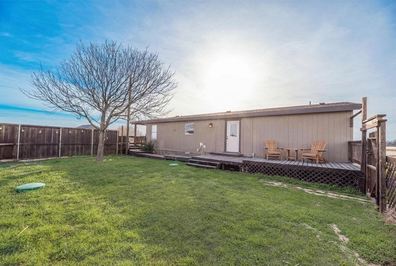 709 Ritchey Road Valley View TX 76272