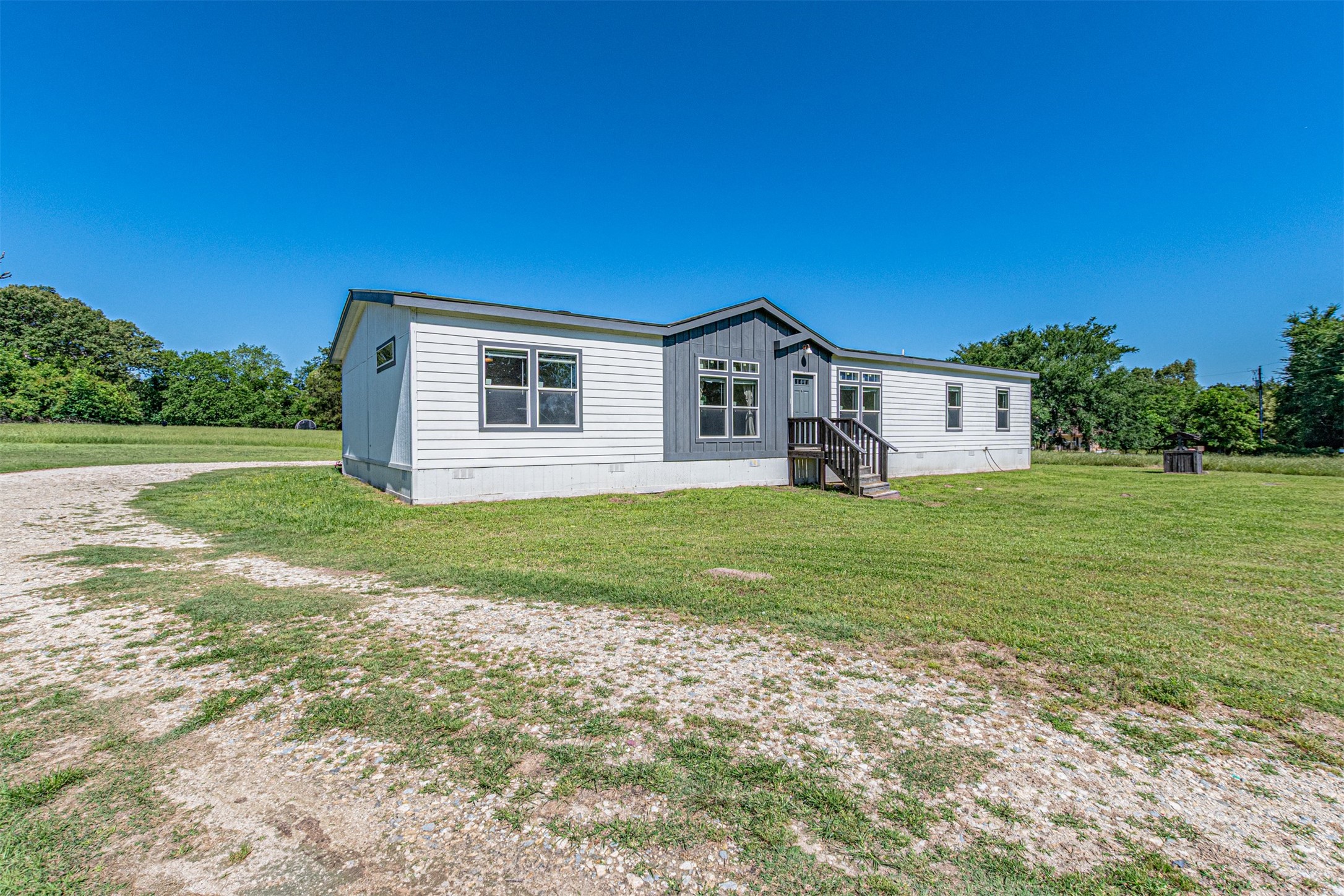 901 Rs County Road 1155 Emory TX 75440