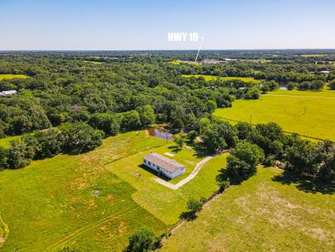 901 Rs County Road 1155 Emory TX 75440
