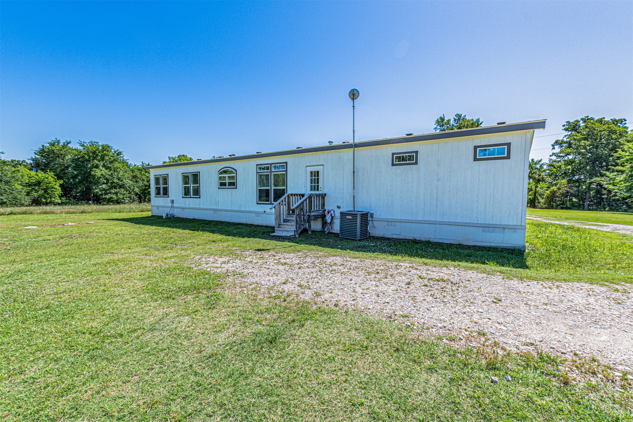 901 Rs County Road 1155 Emory TX 75440