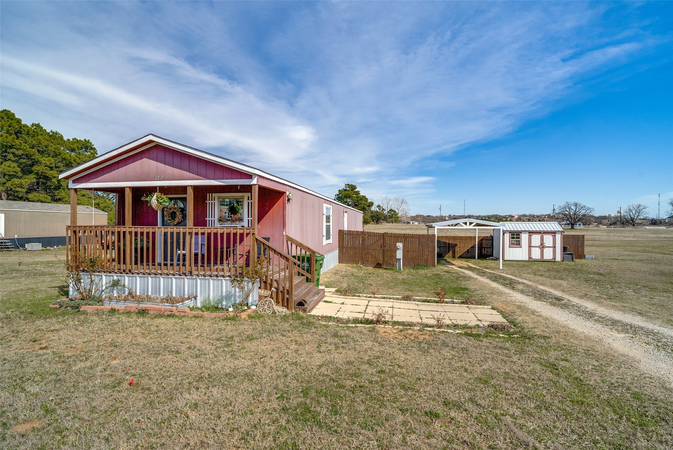 212 Farmhouse Road Springtown TX 76082