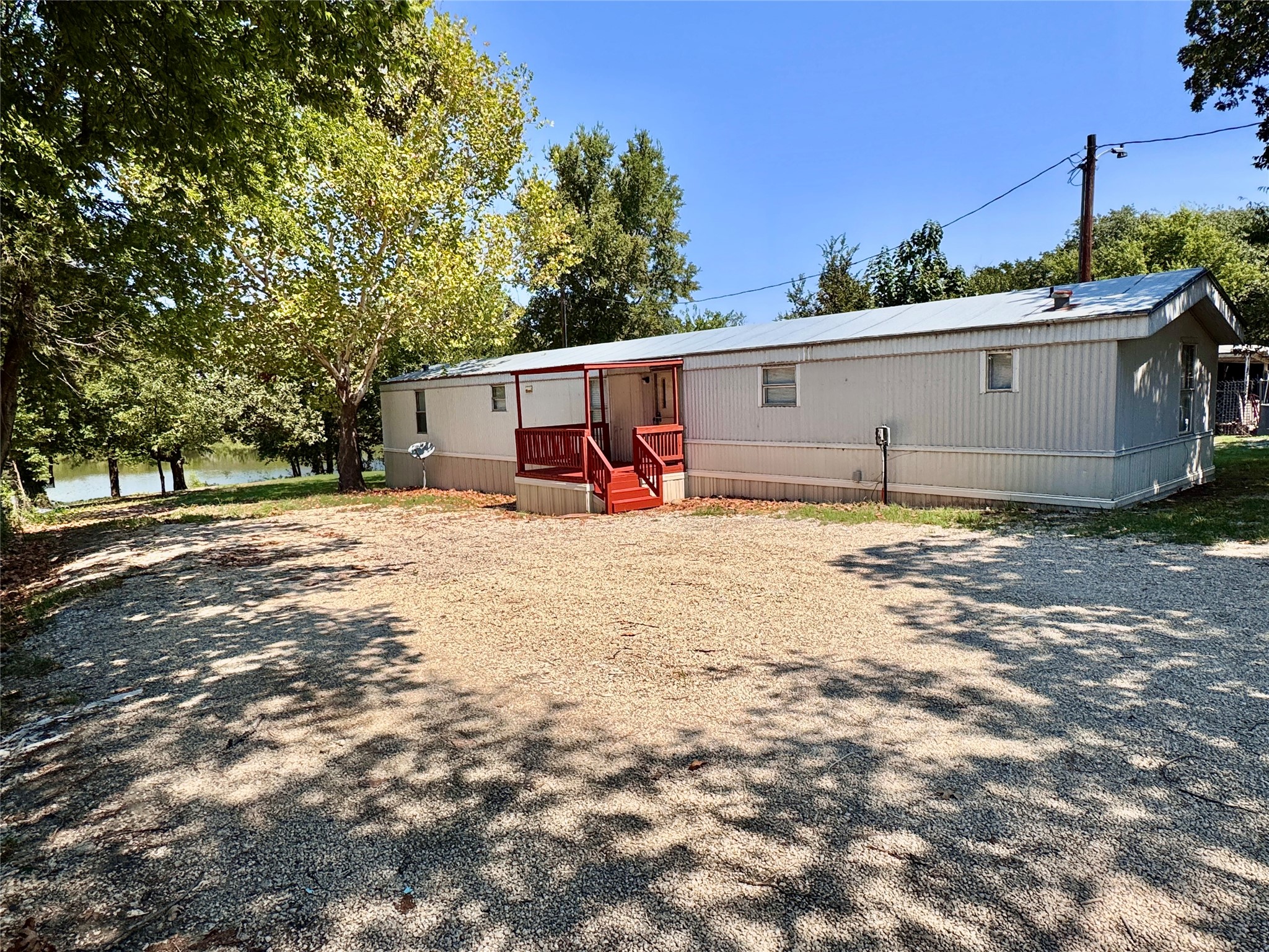 207 Wilson Road Valley View TX 76272