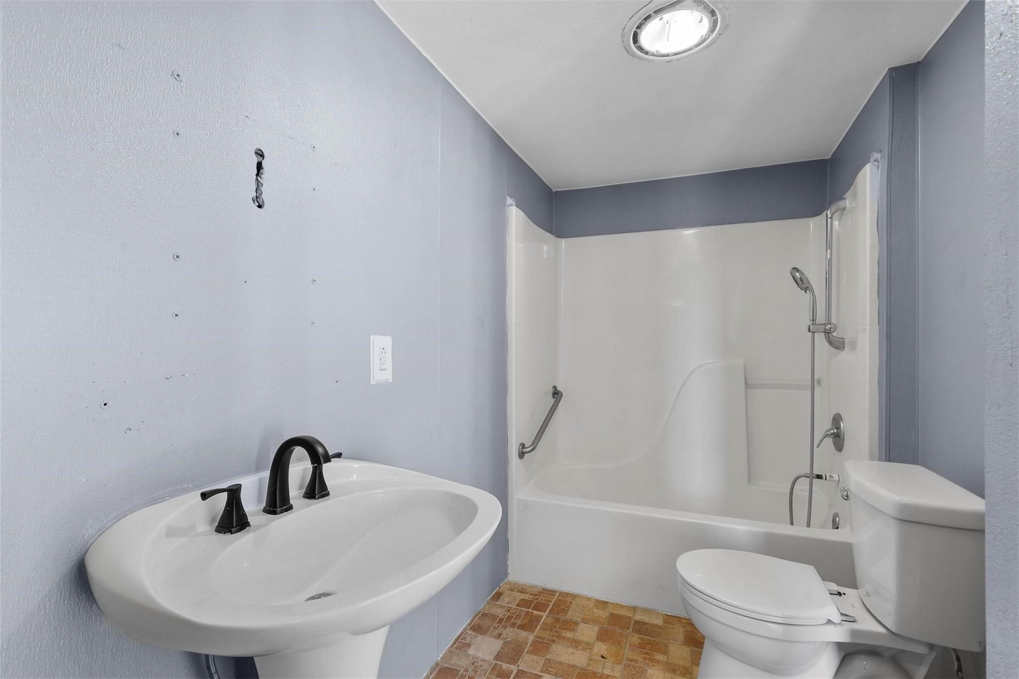 3205 Oak Hill Drive Granbury TX 76048