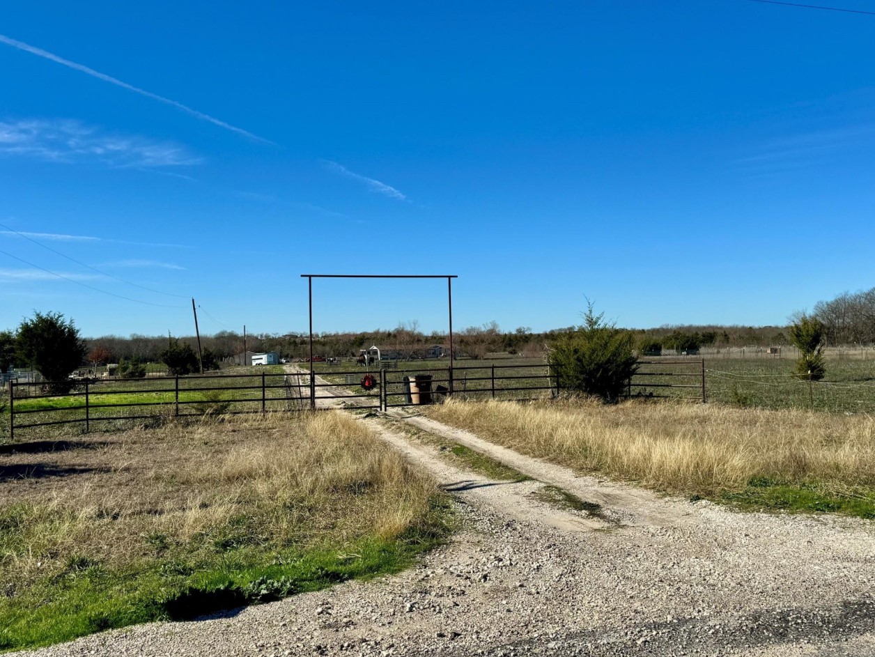 1528 County Road 697 Farmersville TX 75442