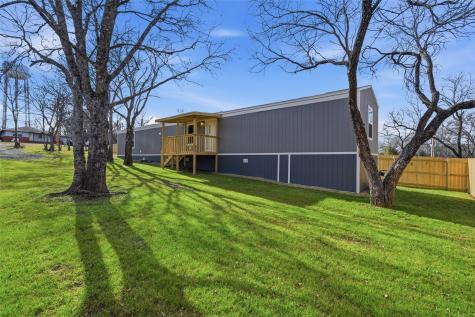 618 E 6th Street Blum TX 76627