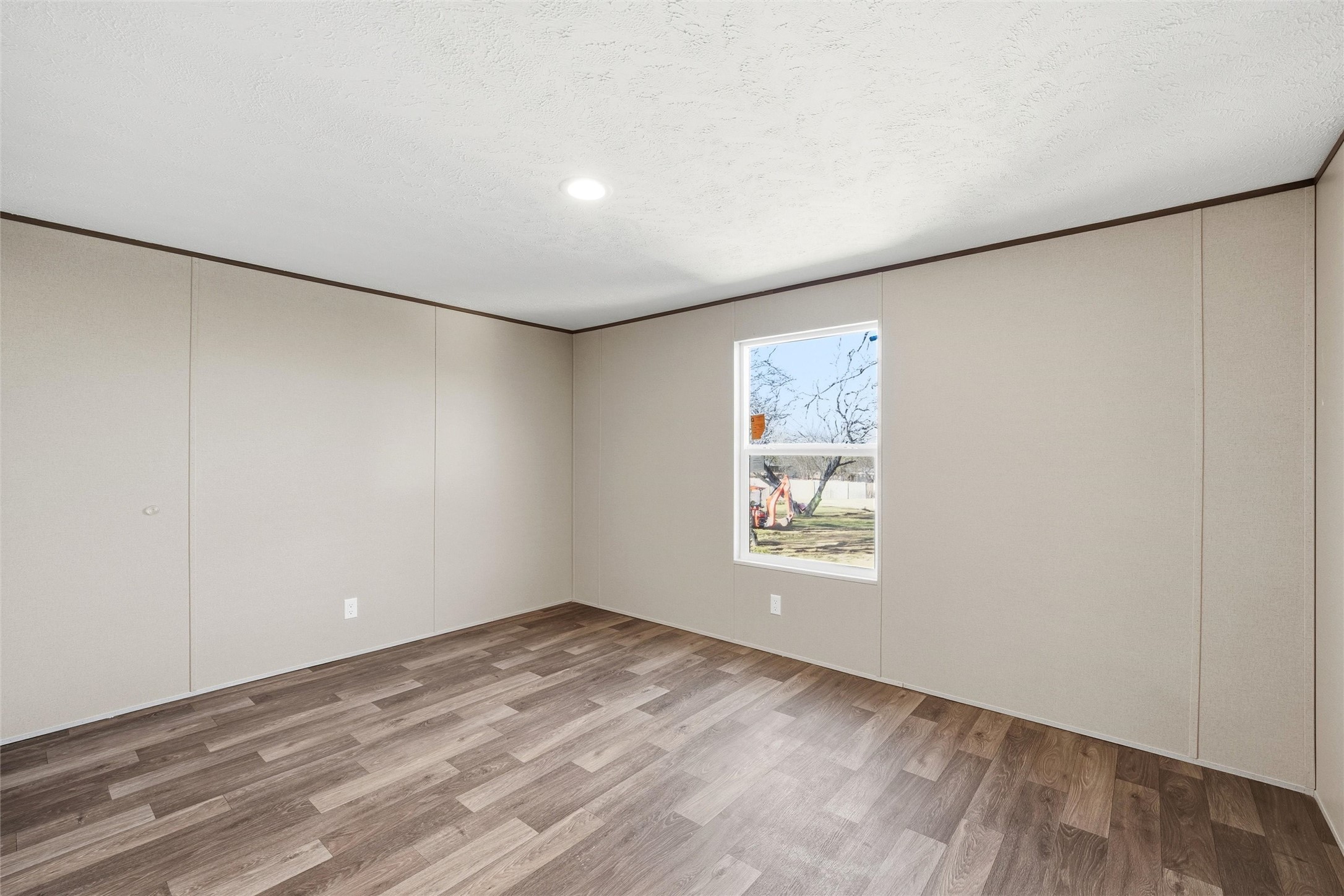 618 E 6th Street Blum TX 76627