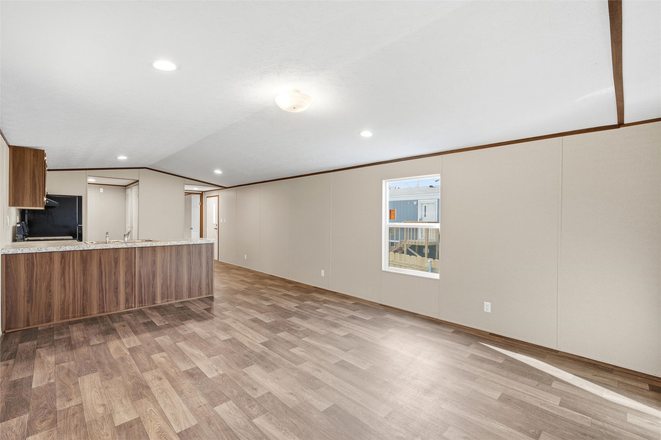 618 E 6th Street Blum TX 76627