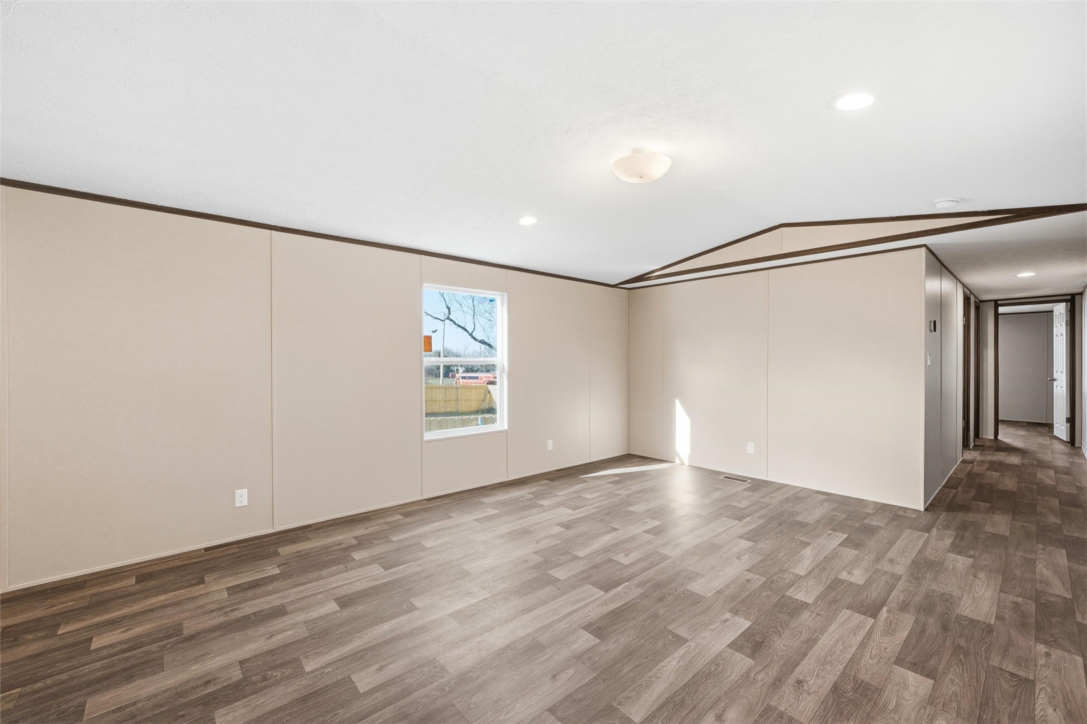 618 E 6th Street Blum TX 76627