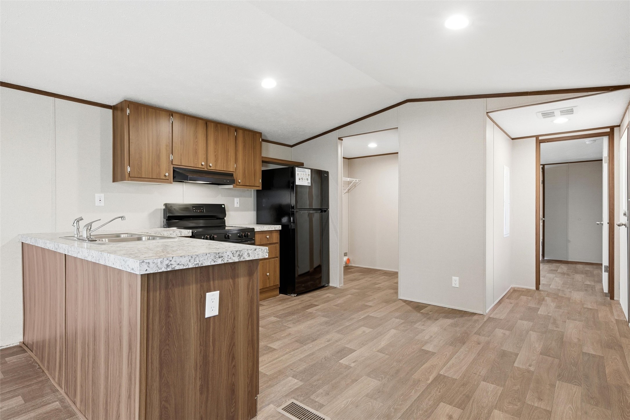 618 E 6th Street Blum TX 76627