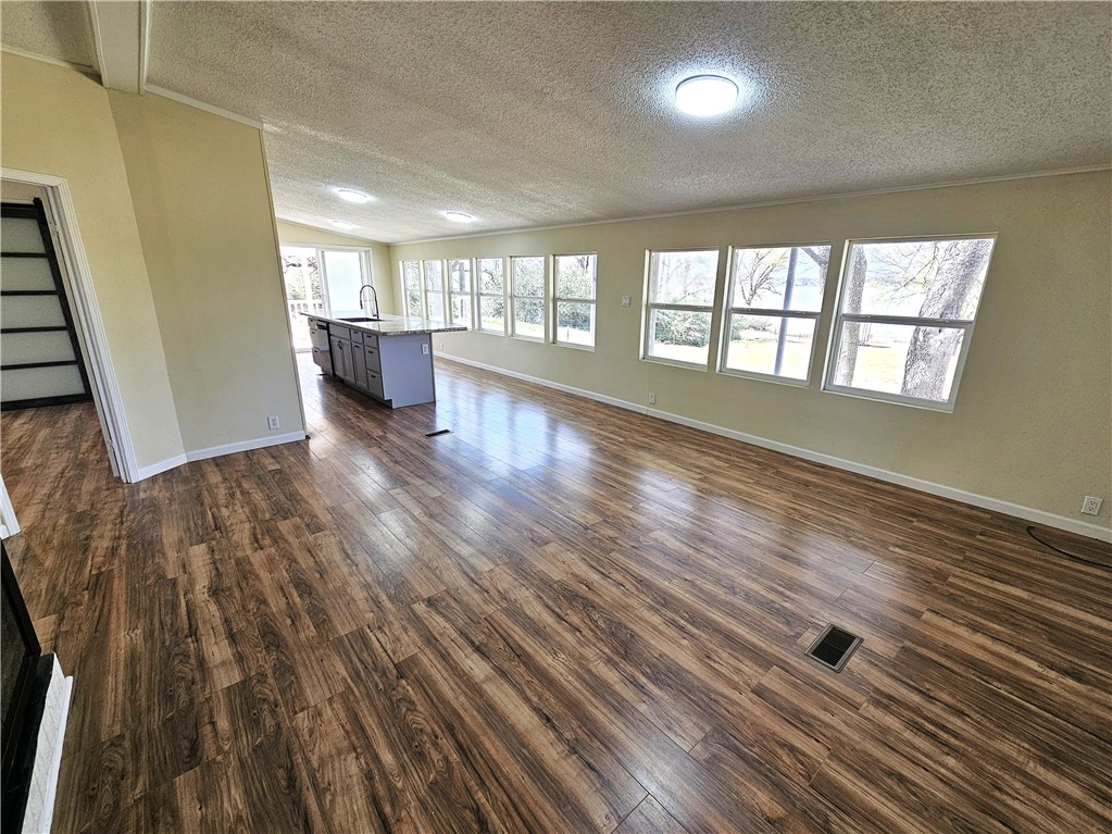 102 Lcr 828 Donie TX 75838