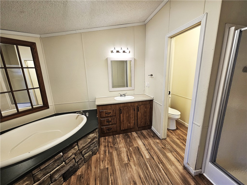102 Lcr 828 Donie TX 75838