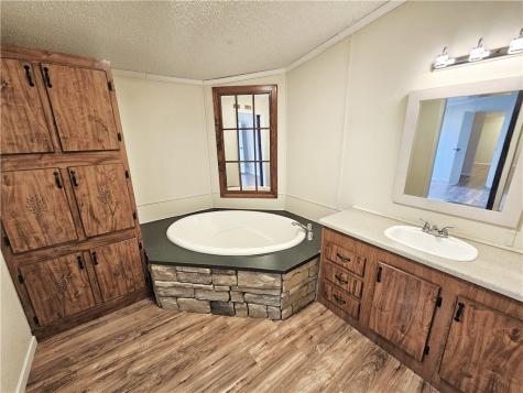 102 Lcr 828 Donie TX 75838