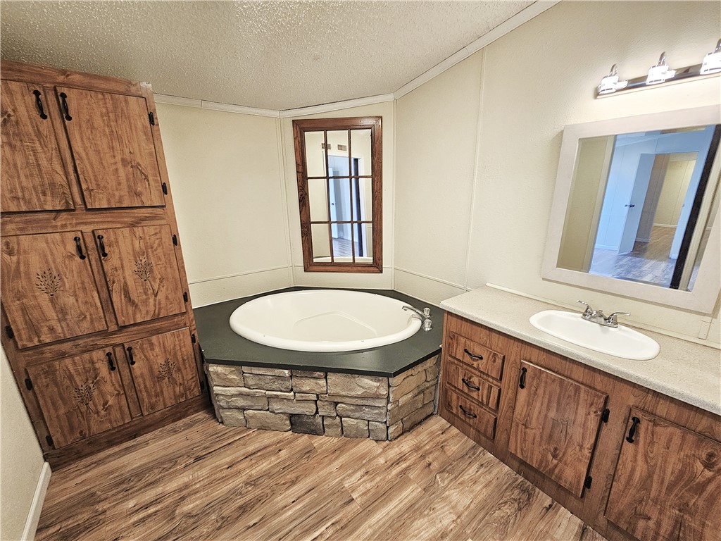 102 Lcr 828 Donie TX 75838