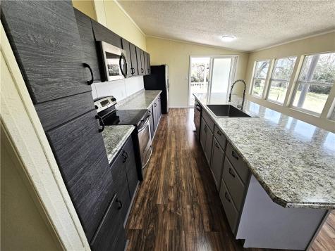 102 Lcr 828 Donie TX 75838