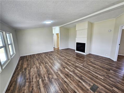 102 Lcr 828 Donie TX 75838