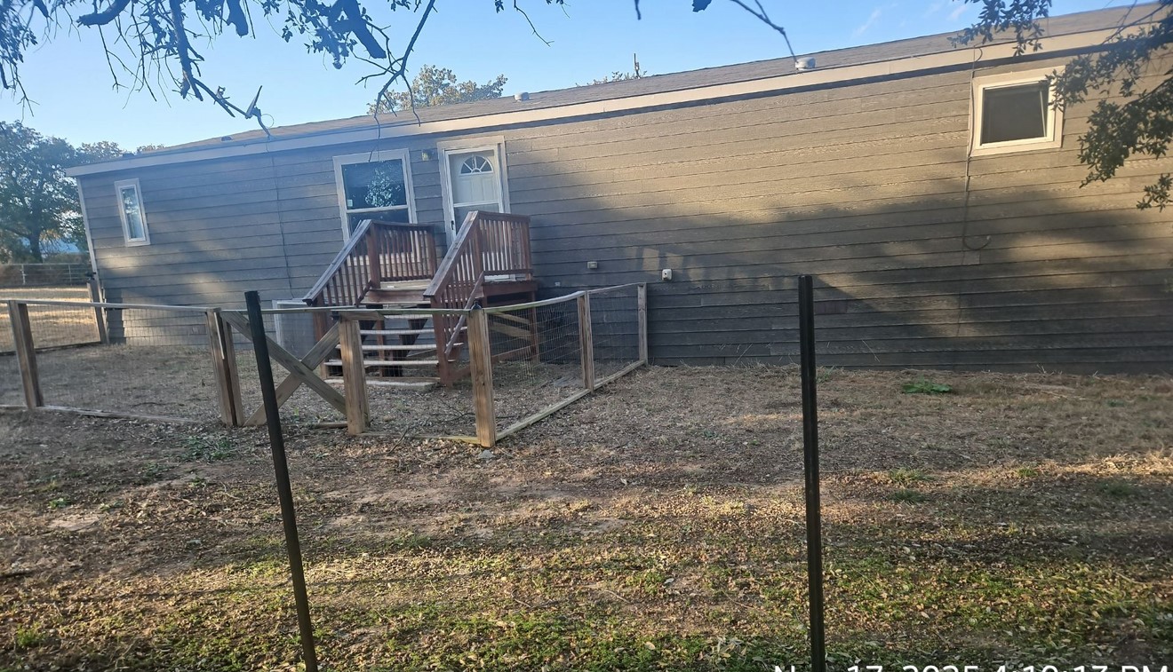 221 Farmhouse Road Springtown TX 76082