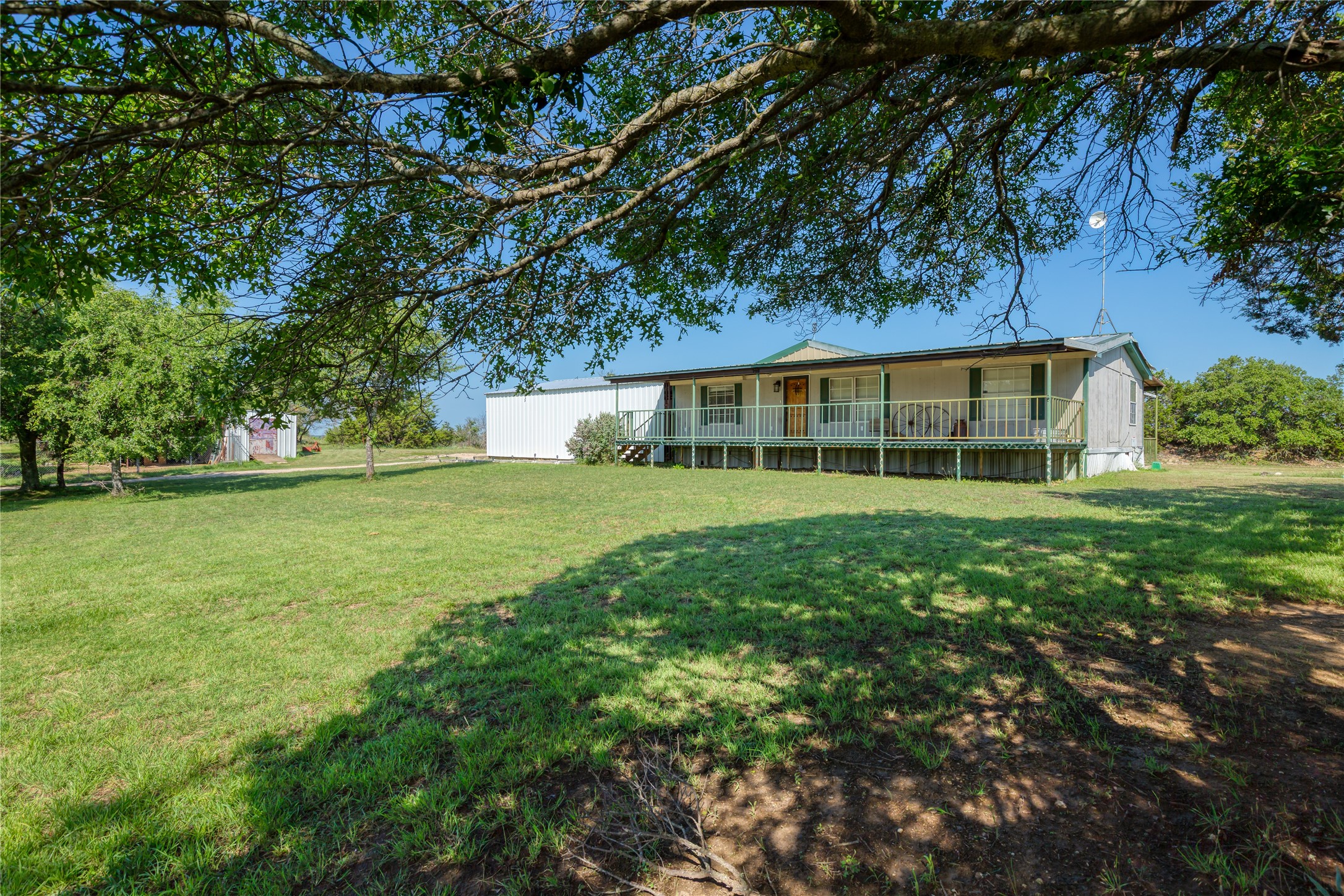 100 Blue Valley Court Springtown TX 76082