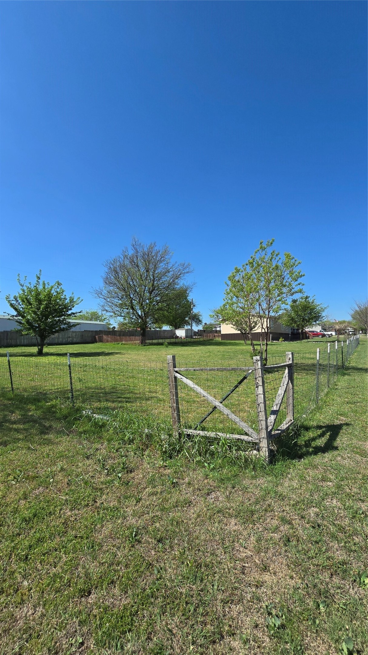 119 Enchanted Lakes Drive Azle TX 76020
