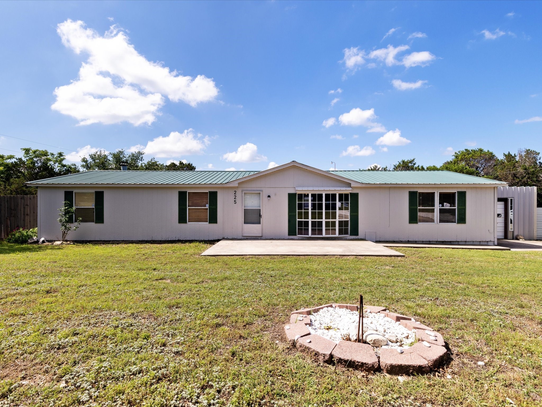 225 W Shangri La Drive Azle TX 76020
