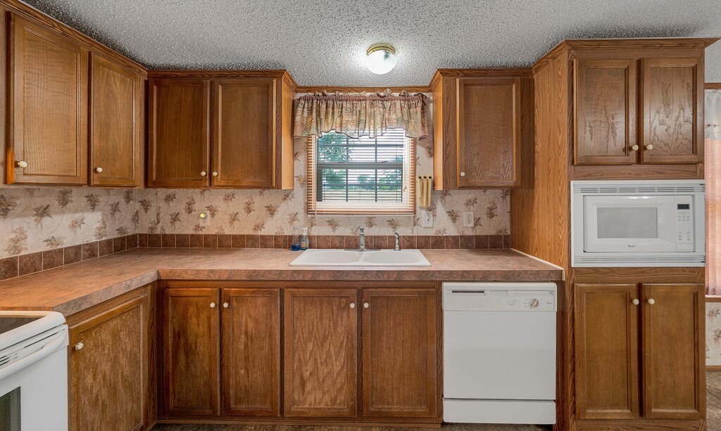 652 Middle Windsor Road Mcgregor TX 76657