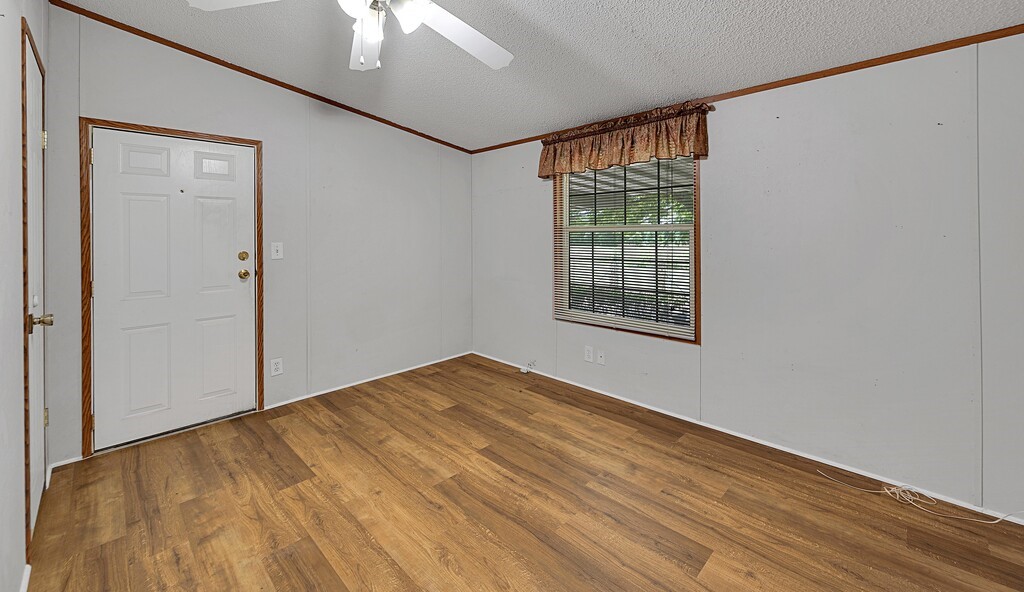 652 Middle Windsor Road Mcgregor TX 76657