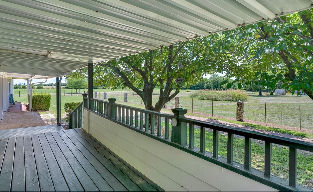 652 Middle Windsor Road Mcgregor TX 76657
