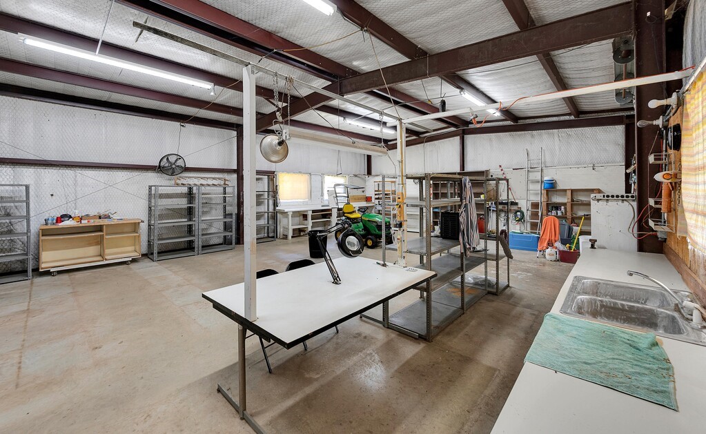 652 Middle Windsor Road Mcgregor TX 76657