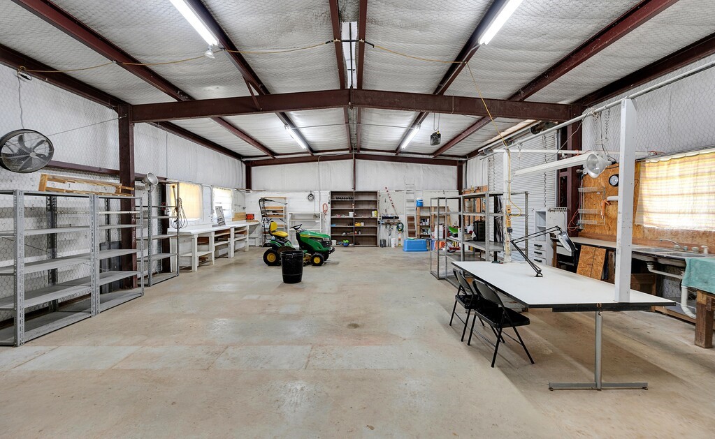 652 Middle Windsor Road Mcgregor TX 76657