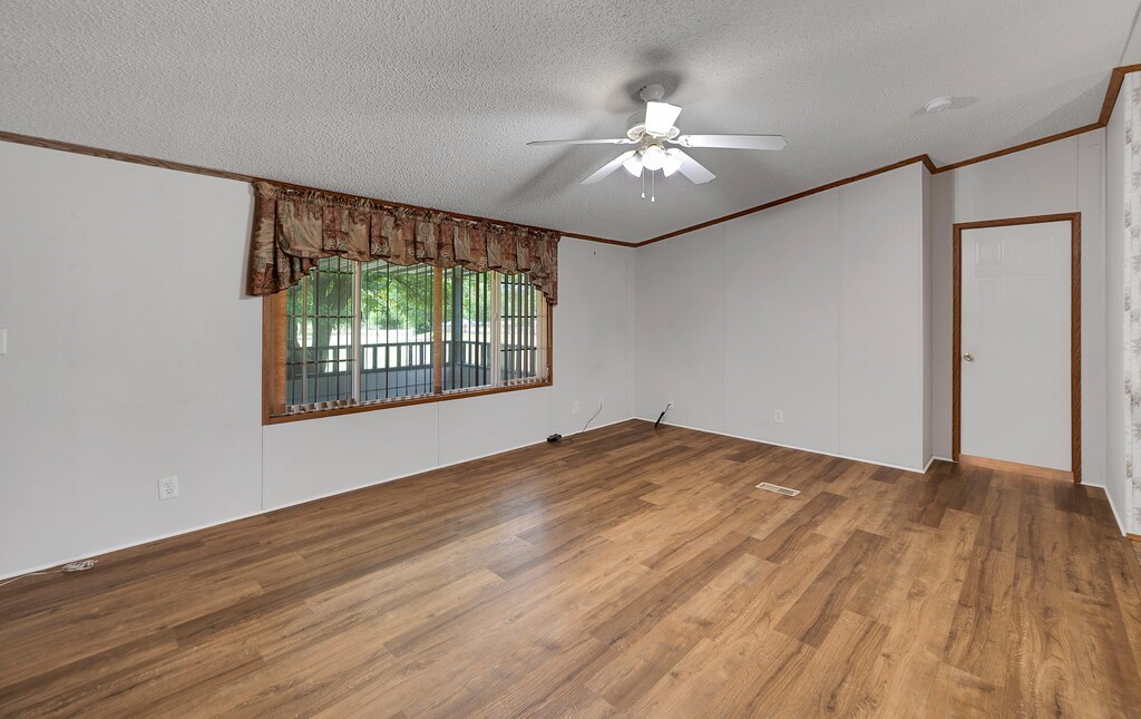 652 Middle Windsor Road Mcgregor TX 76657