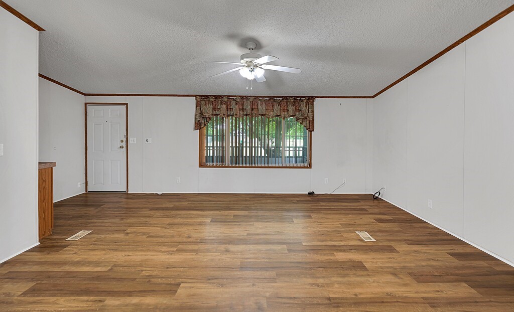 652 Middle Windsor Road Mcgregor TX 76657