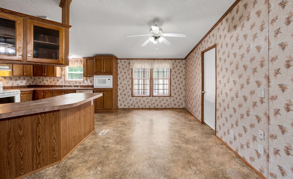 652 Middle Windsor Road Mcgregor TX 76657