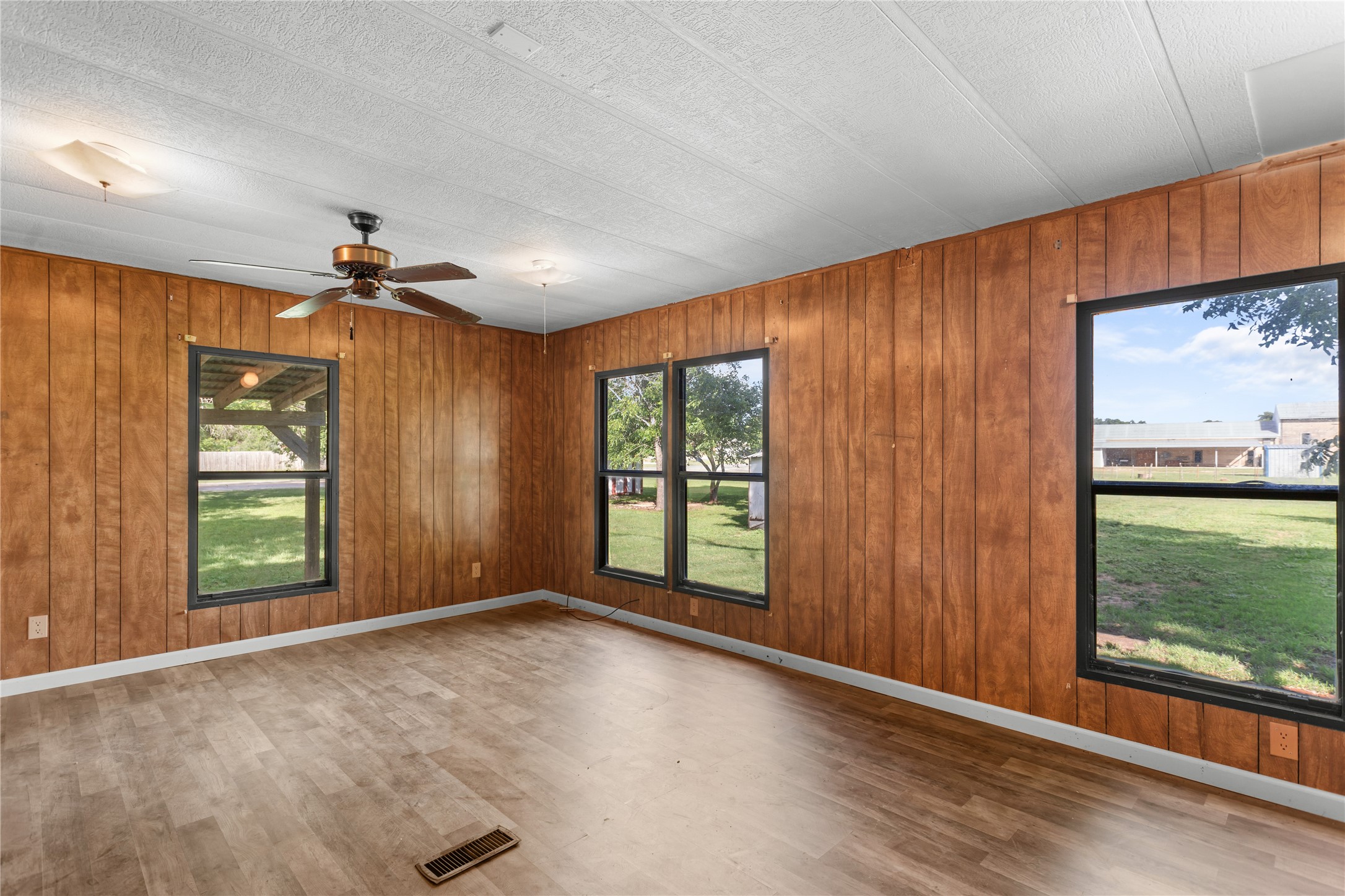 105 County Road 1239 Kopperl TX 76652