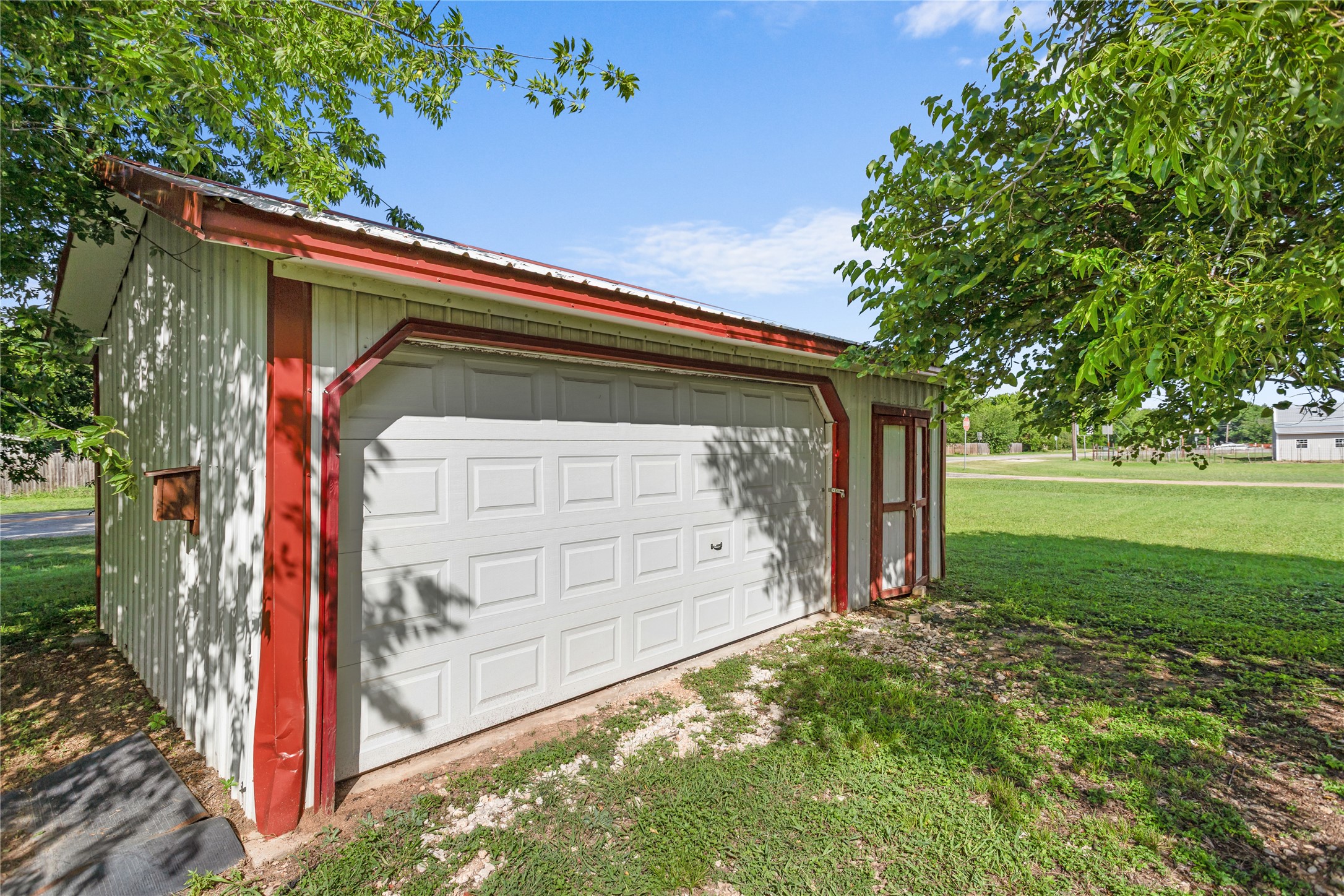 105 County Road 1239 Kopperl TX 76652