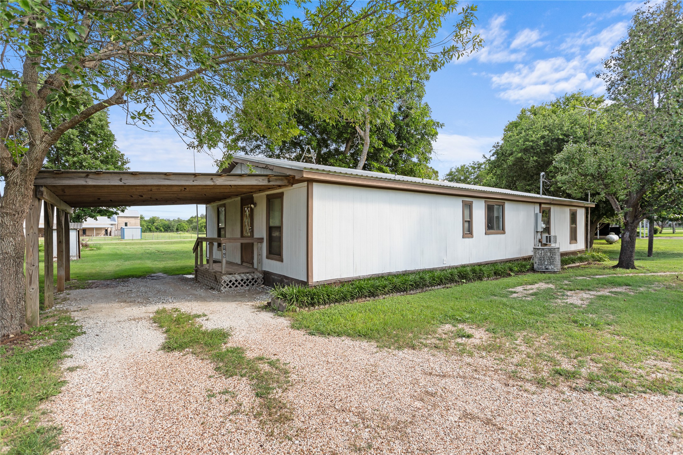 105 County Road 1239 Kopperl TX 76652
