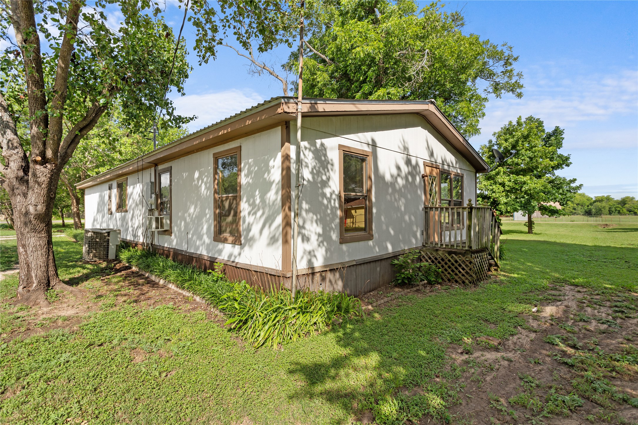 105 County Road 1239 Kopperl TX 76652