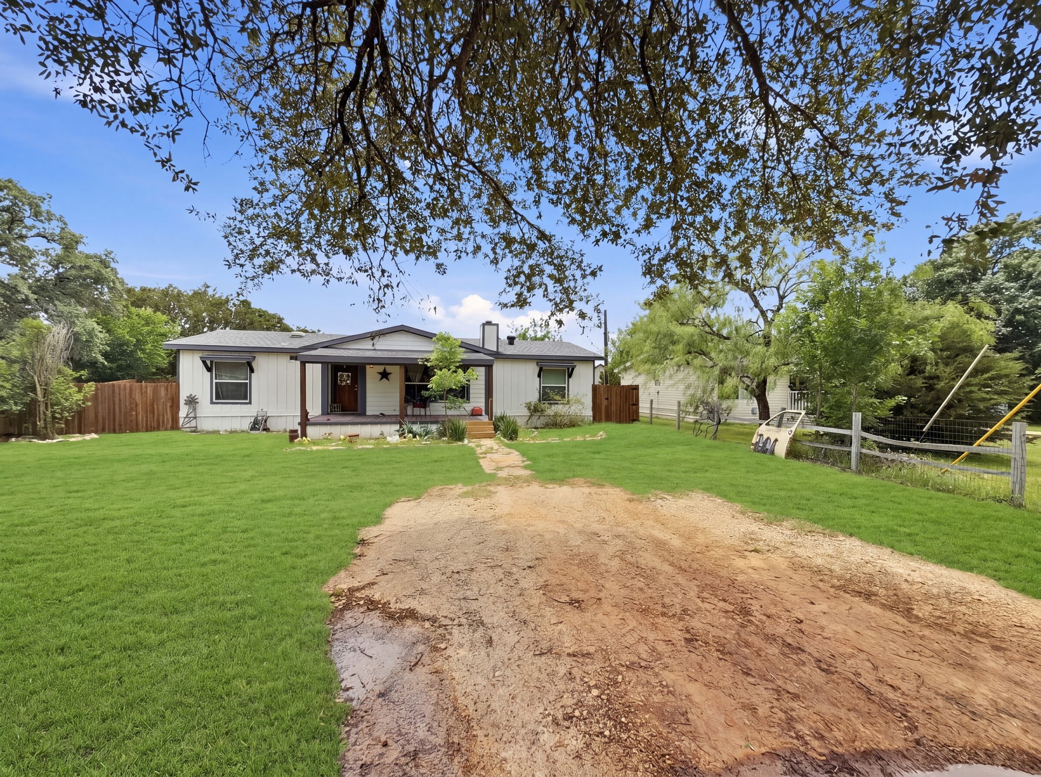 5120 San Marcos Court Granbury TX 76048