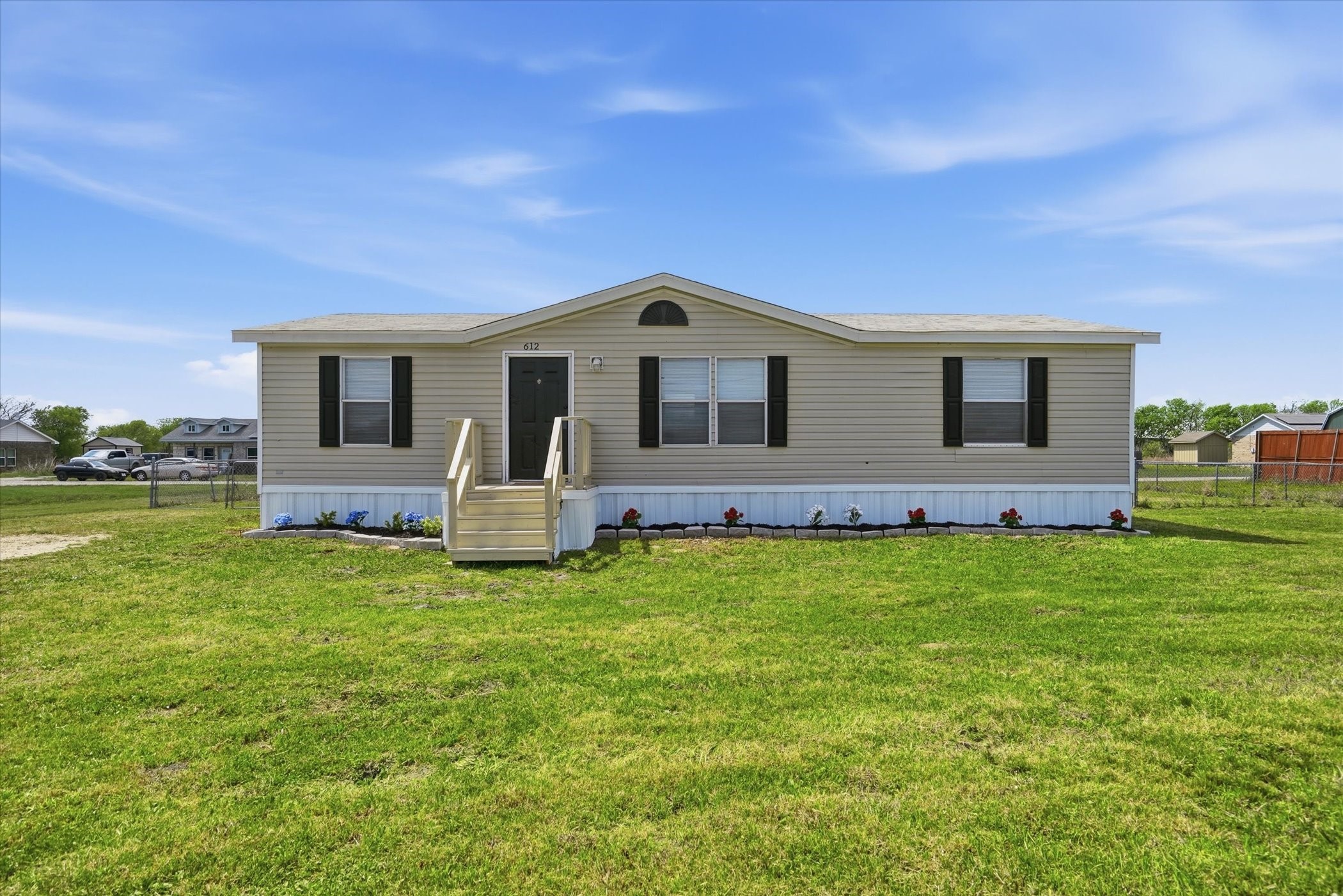 612 S Aquilla Street Itasca TX 76055