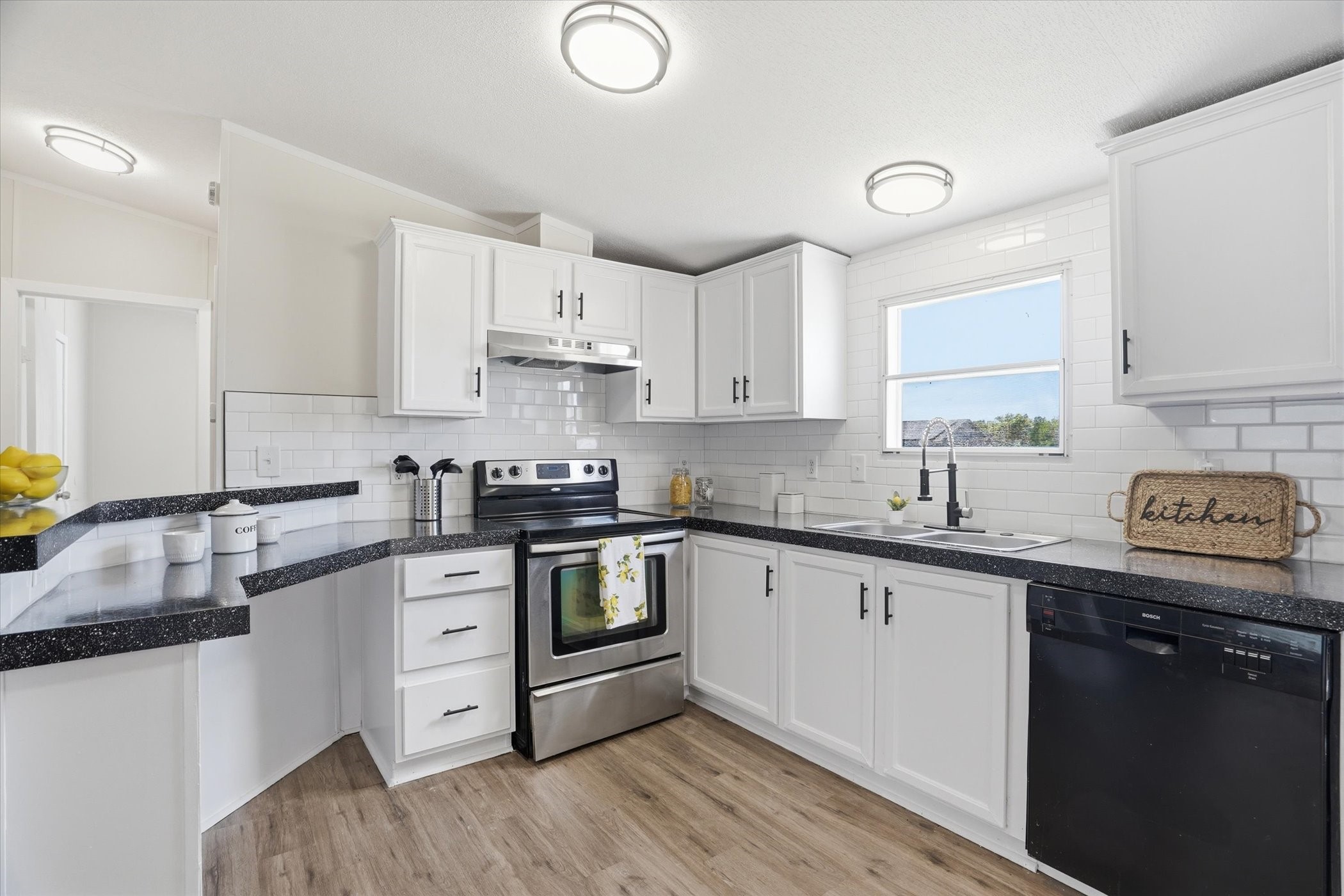 612 S Aquilla Street Itasca TX 76055
