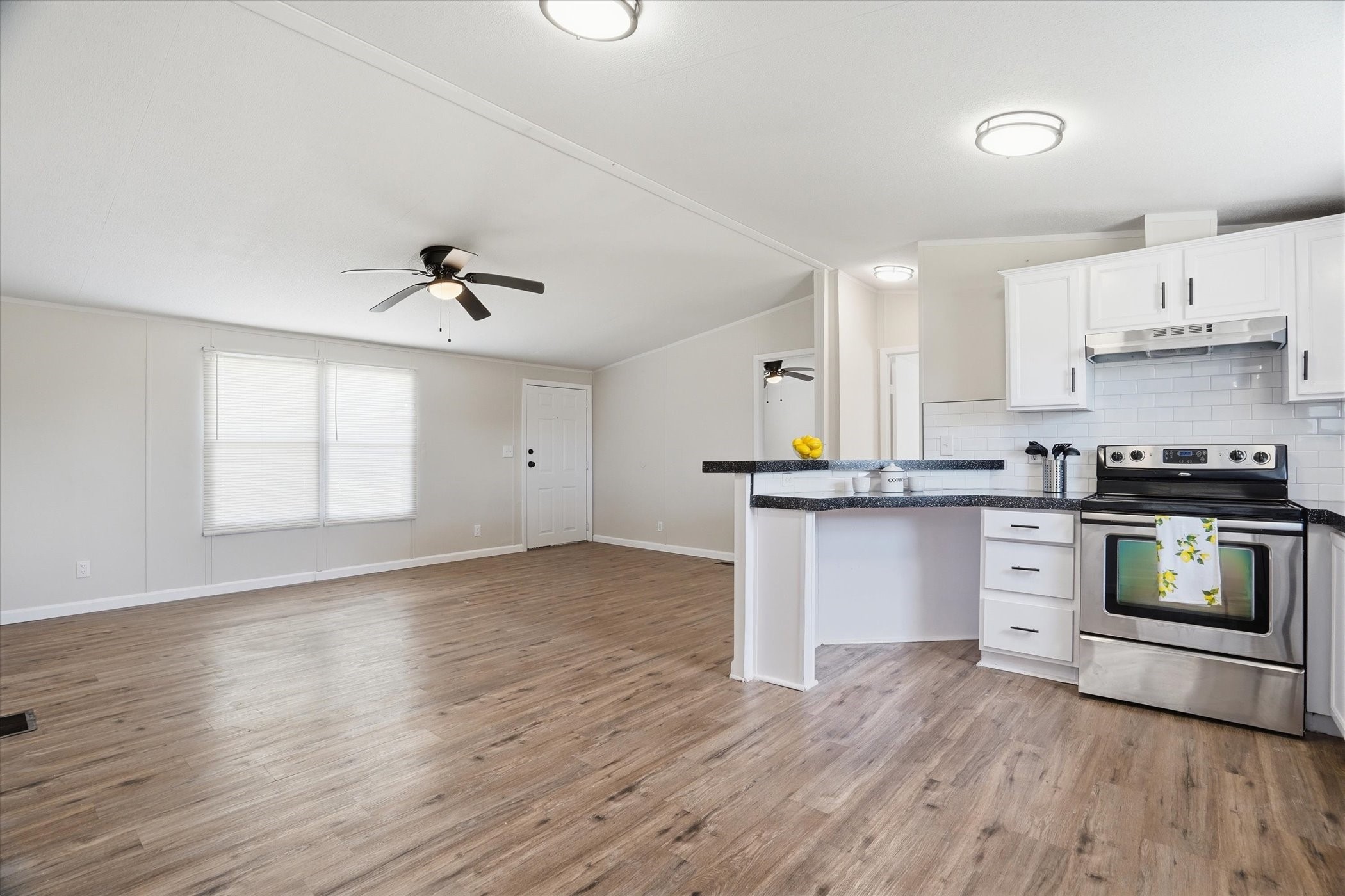 612 S Aquilla Street Itasca TX 76055