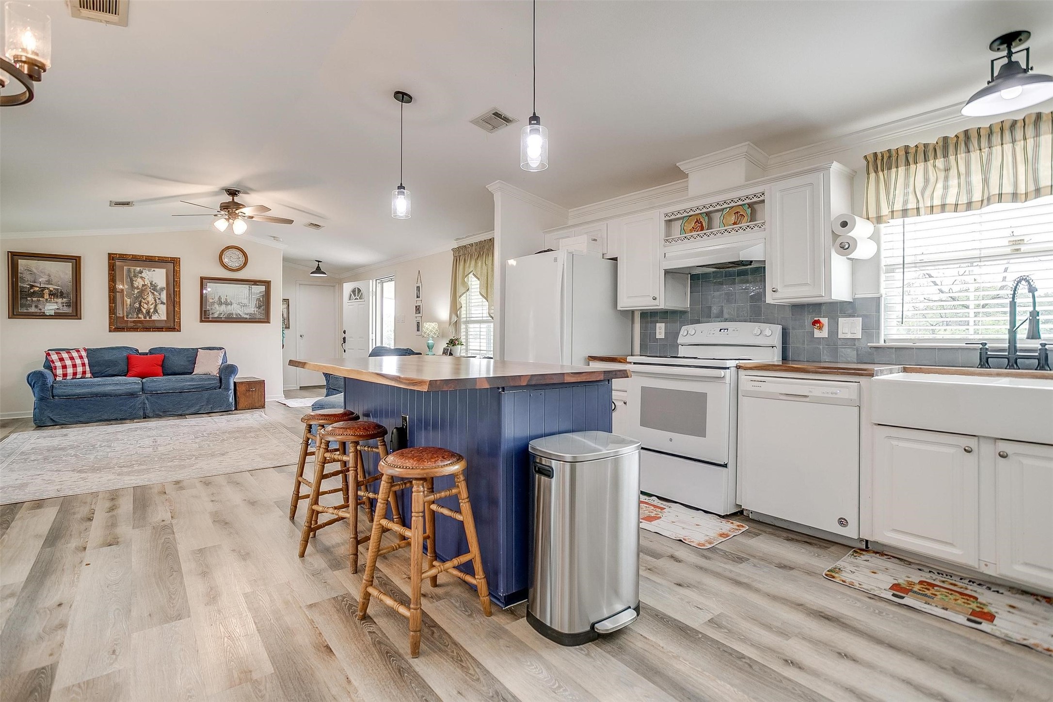 421 Red Bluff Circle Millsap TX 76066