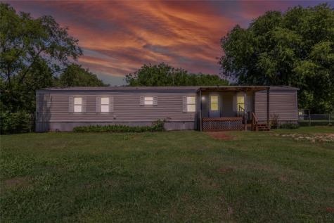 2129 Meadowview Street Alvarado TX 76009