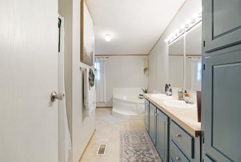 81 County Road 44880 Blossom TX 75416