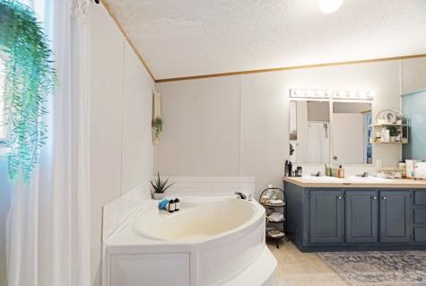 81 County Road 44880 Blossom TX 75416
