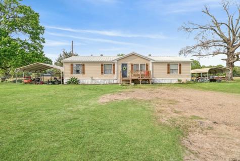 81 County Road 44880 Blossom TX 75416