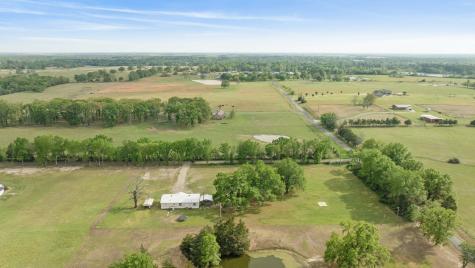 81 County Road 44880 Blossom TX 75416