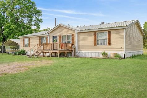 81 County Road 44880 Blossom TX 75416