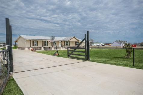 4208 County Road 913 Joshua TX 76058