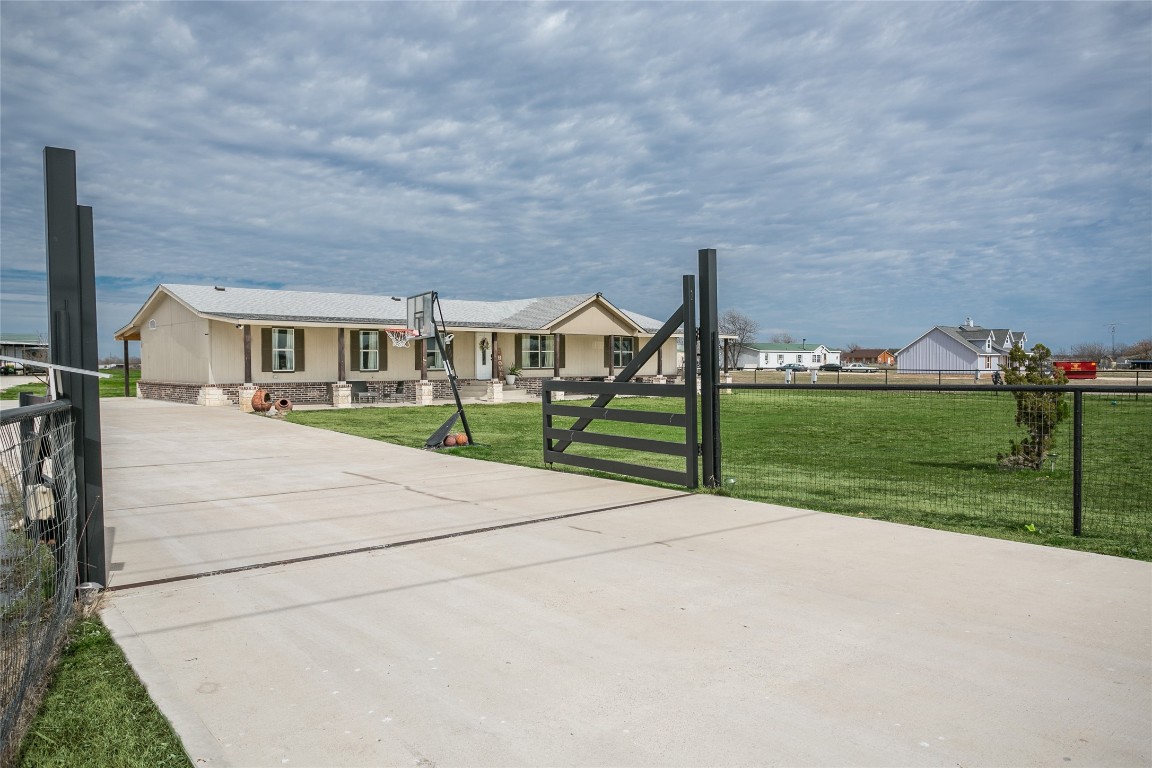 4208 County Road 913 Joshua TX 76058