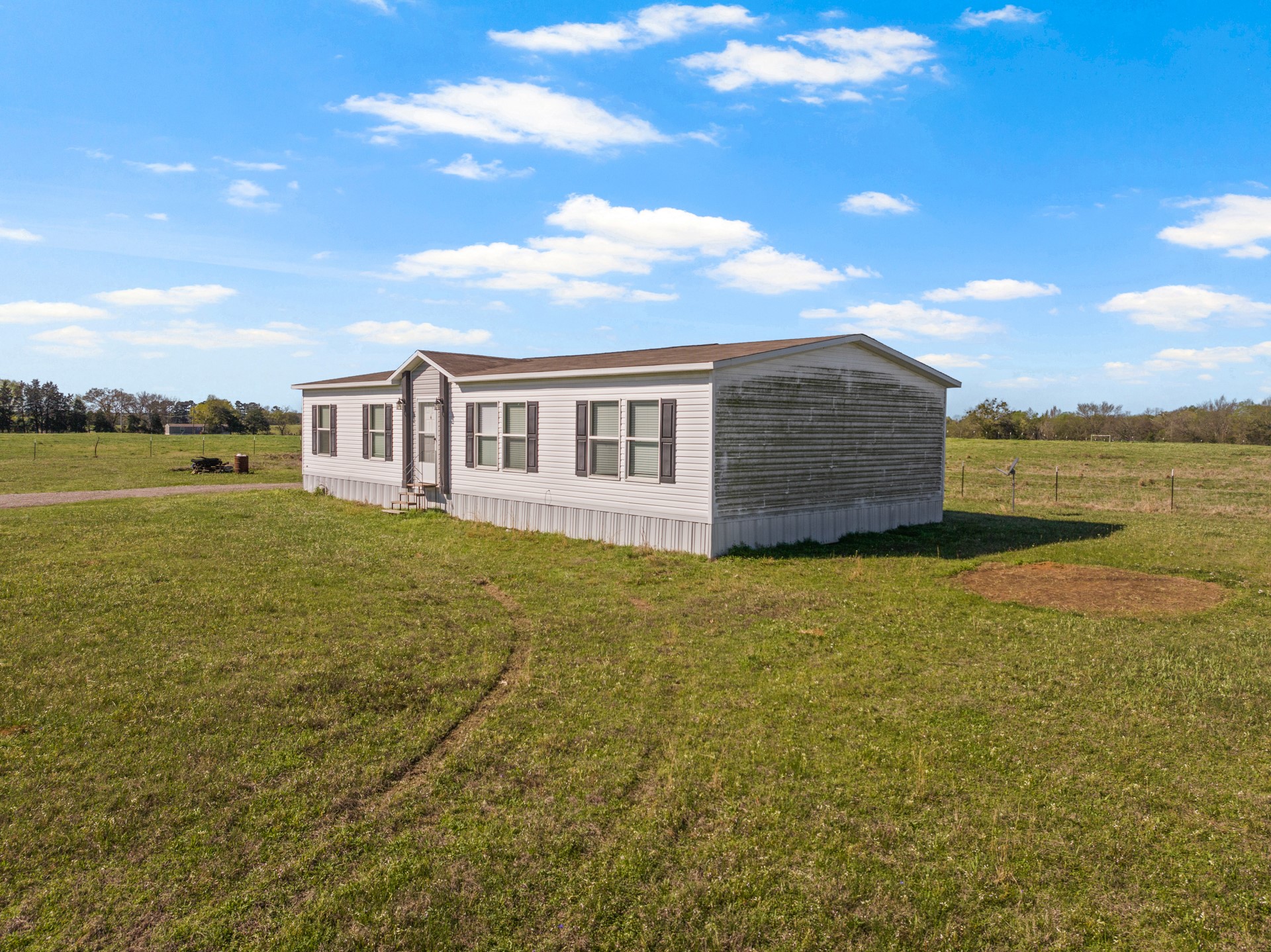 724 NE County Road 2170 Mount Vernon TX 75457