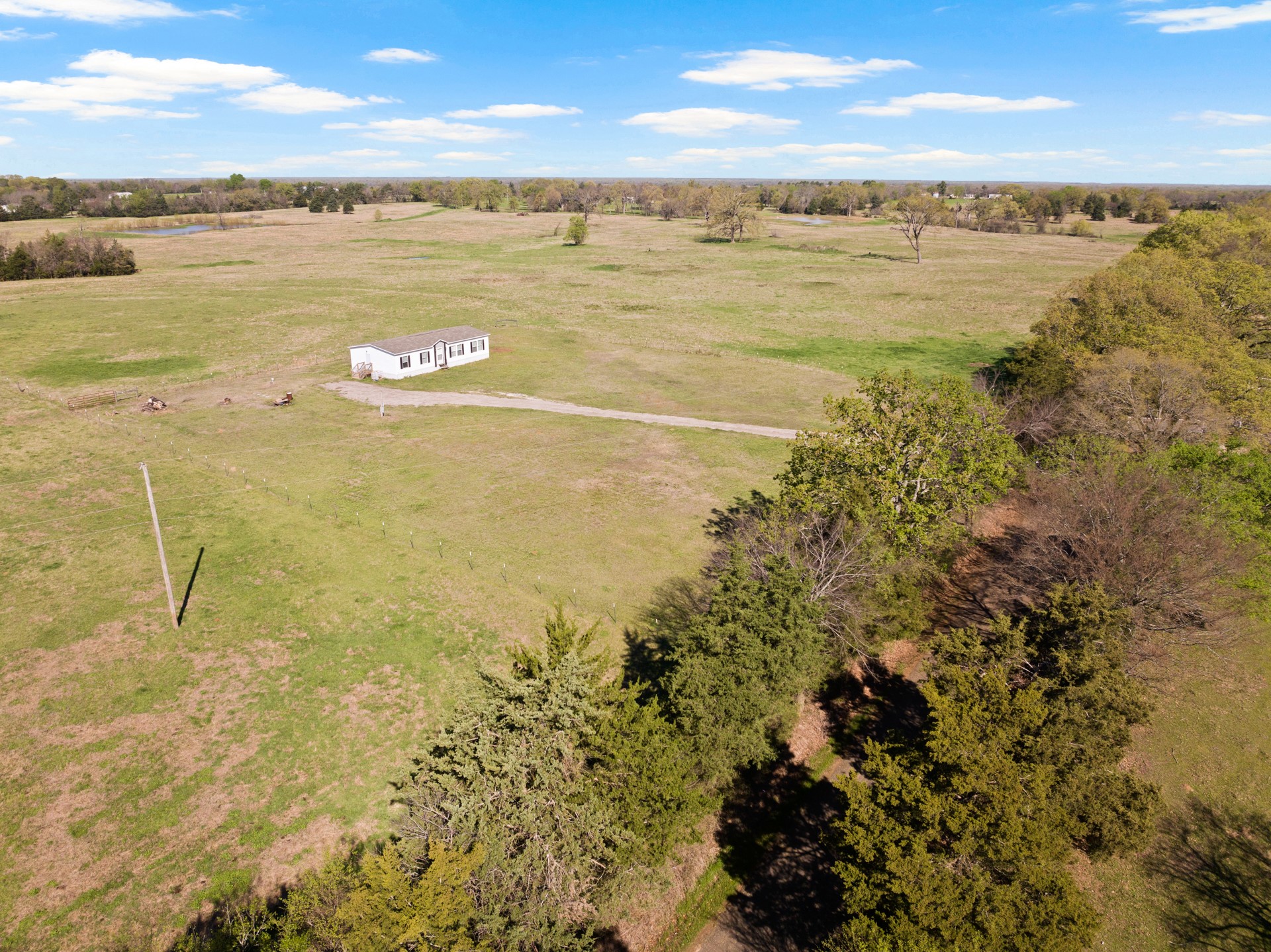 724 NE County Road 2170 Mount Vernon TX 75457